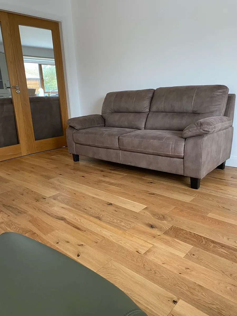 Sofas - 2.5 seater - Image 2