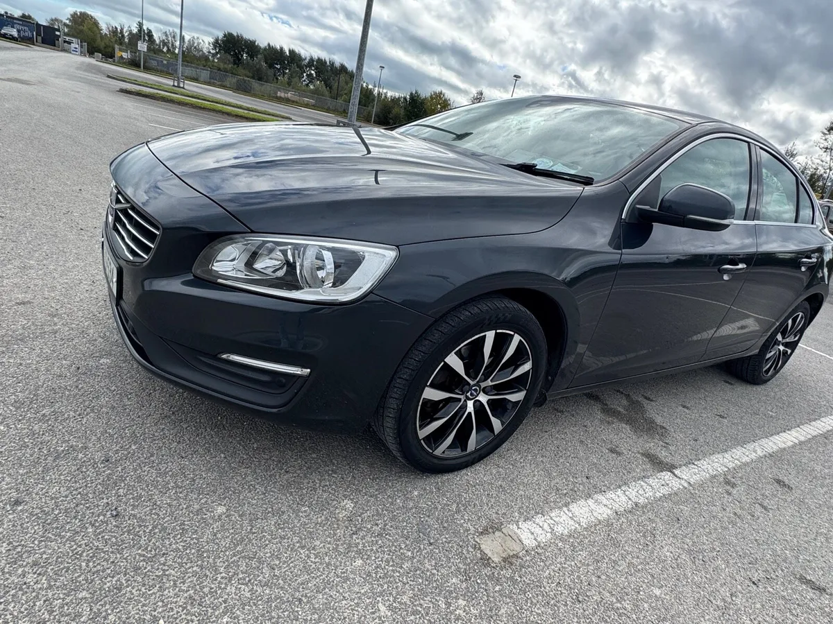 VOLVO S60 D2 6 speed Manual - Image 2