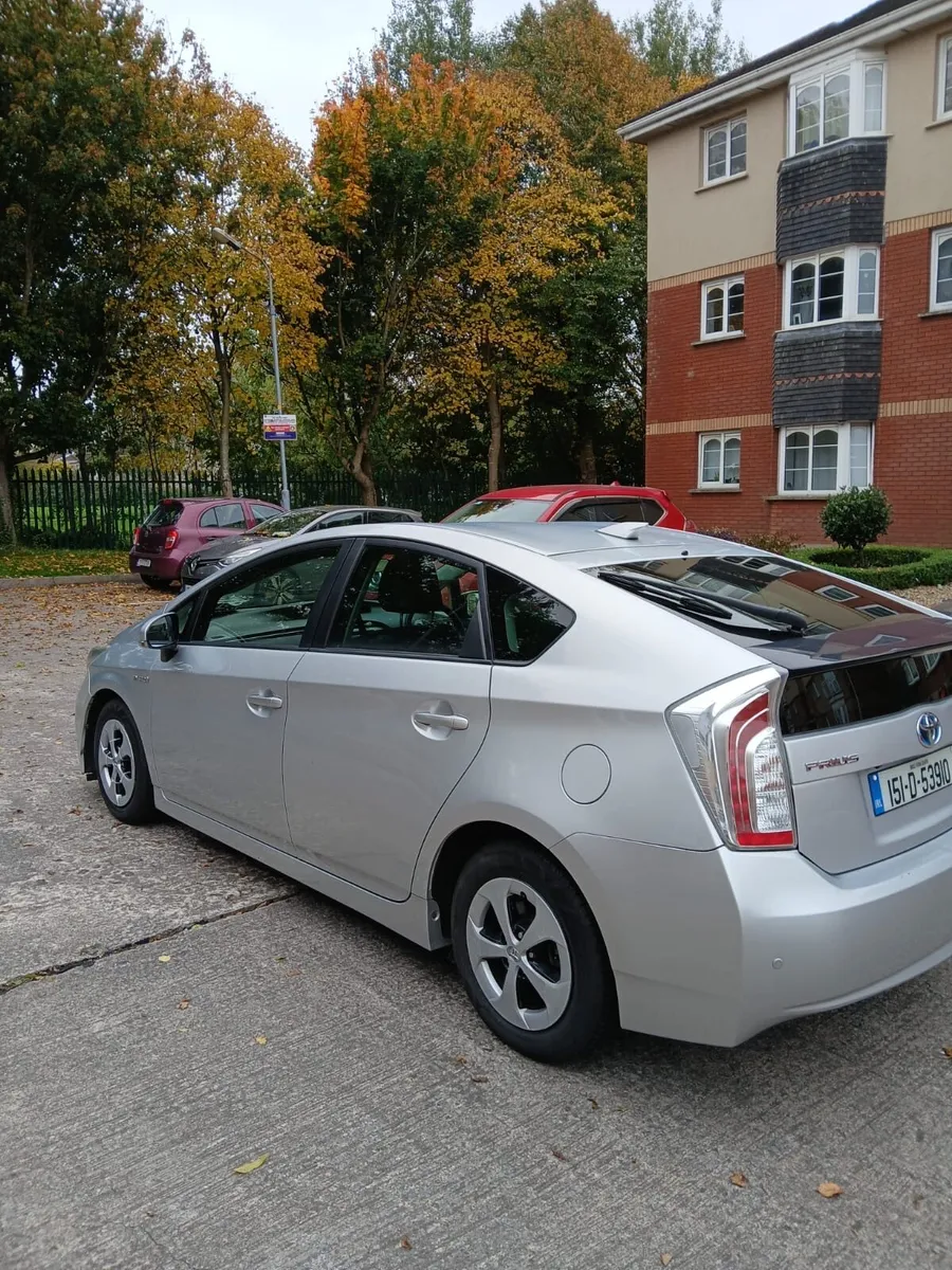 Toyota Prius 1.8 Hybrid 2015 Reliable & Economical - Image 2