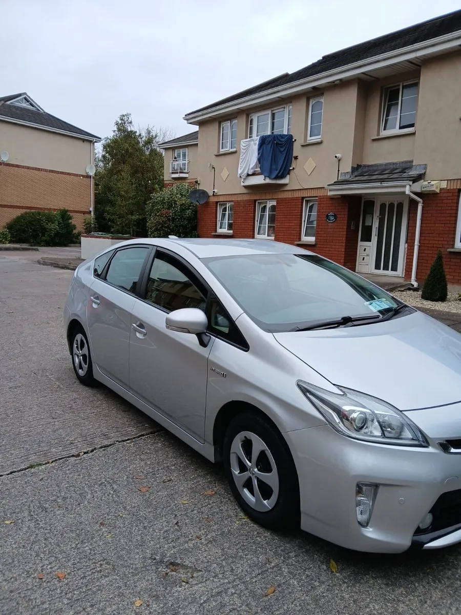 Toyota Prius 1.8 Hybrid 2015 Reliable & Economical - Image 4