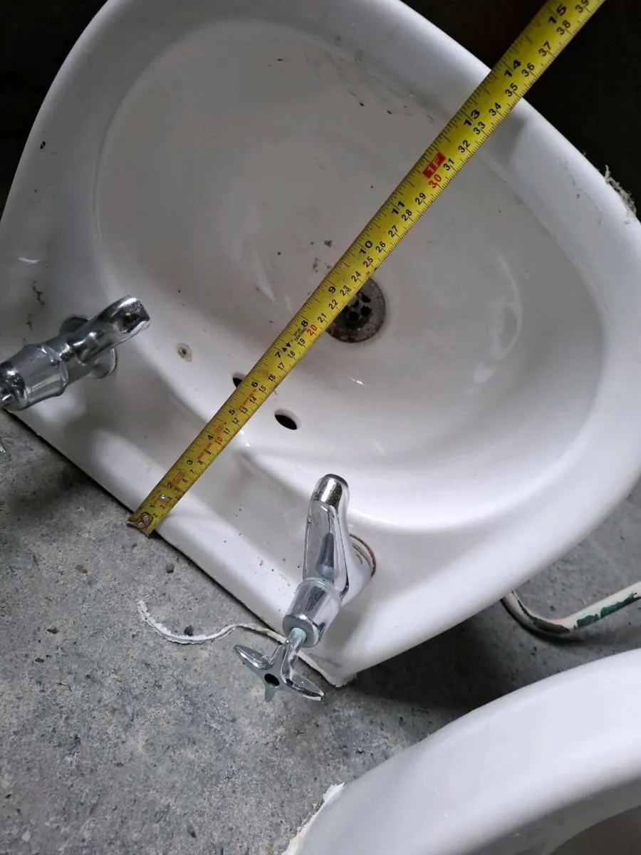 3 x small sinks - Image 3