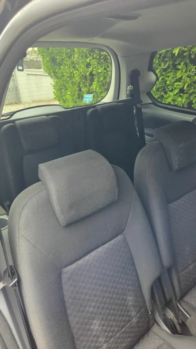 Ford Galaxy 2009 - Image 4