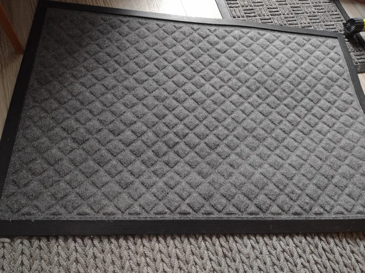 Large rubber back kitchen floor mat - Image 1