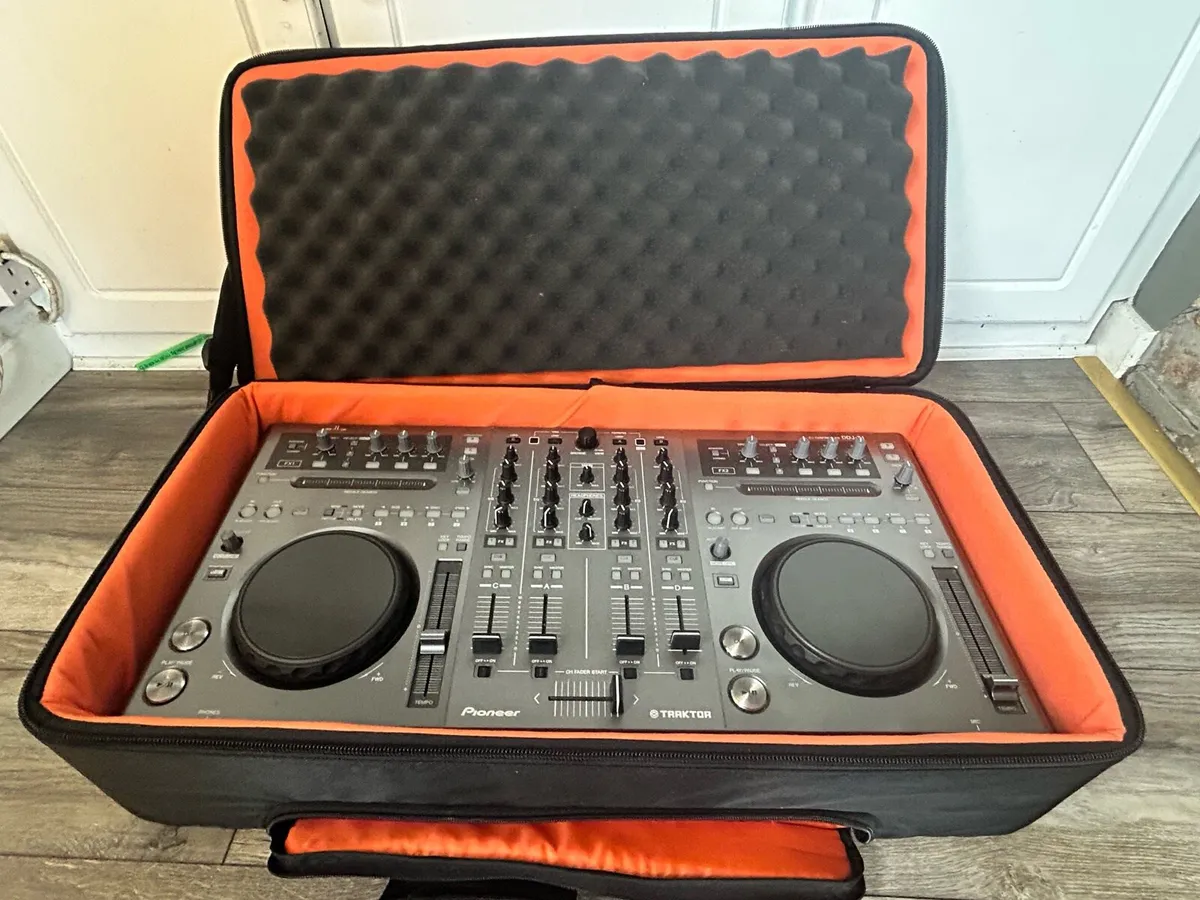 Pioneer DDJ-T1 DJ controller - Image 3