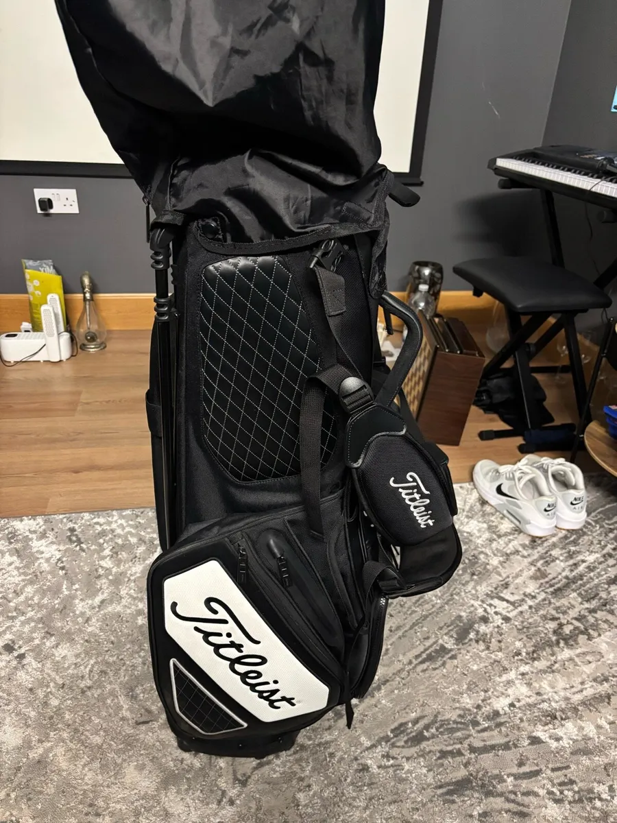 Titleist Premium Stand Bag - Image 2