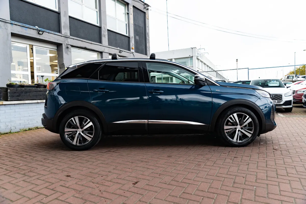 Peugeot 3008 FL ALLURE 1.6 PHEV 225 FW FWD AUTO// - Image 2
