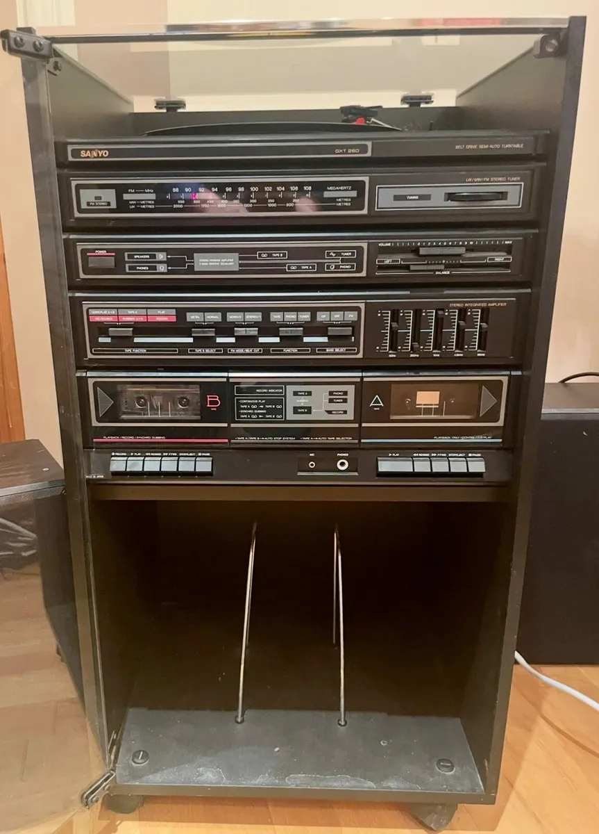 Stereo - Image 1