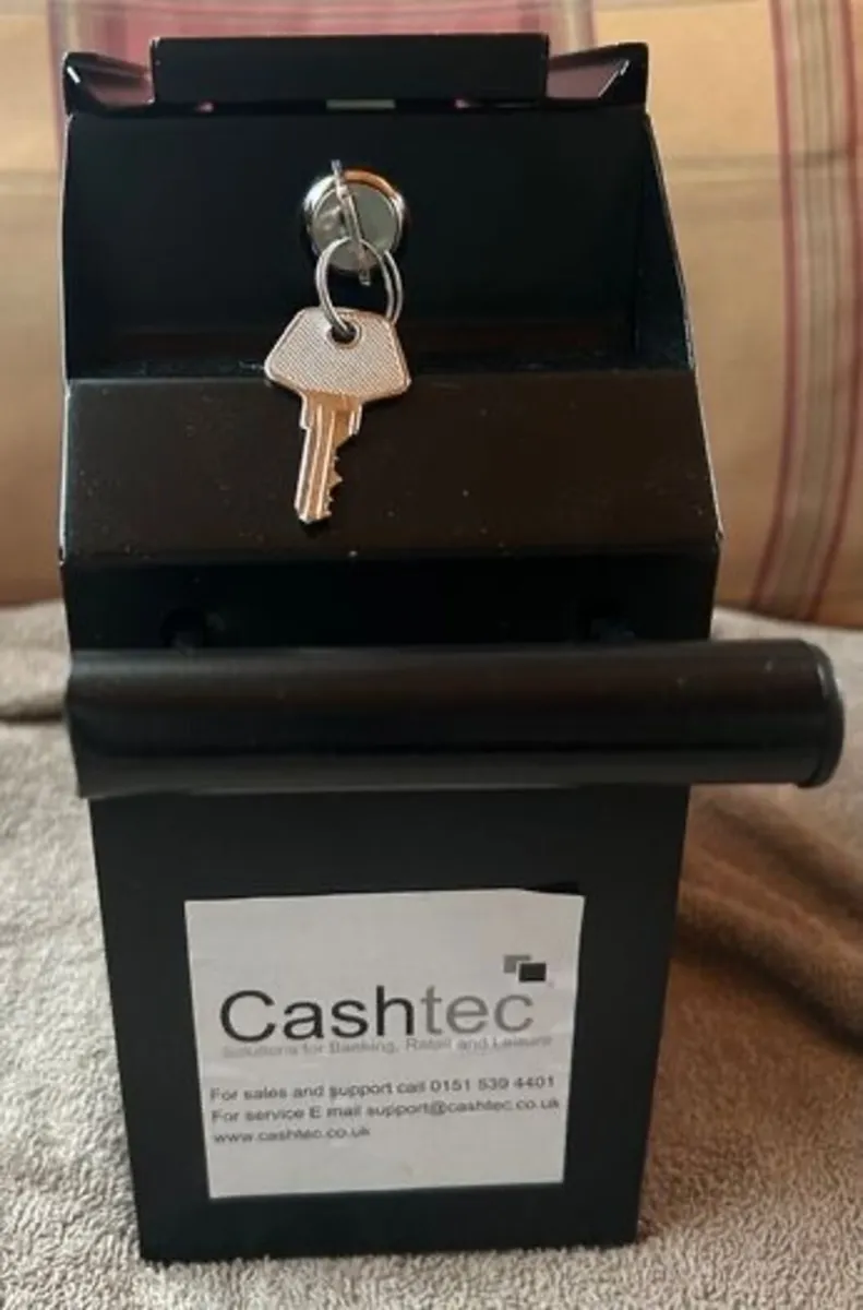 Cash drawer and separate banknote safe - Image 2