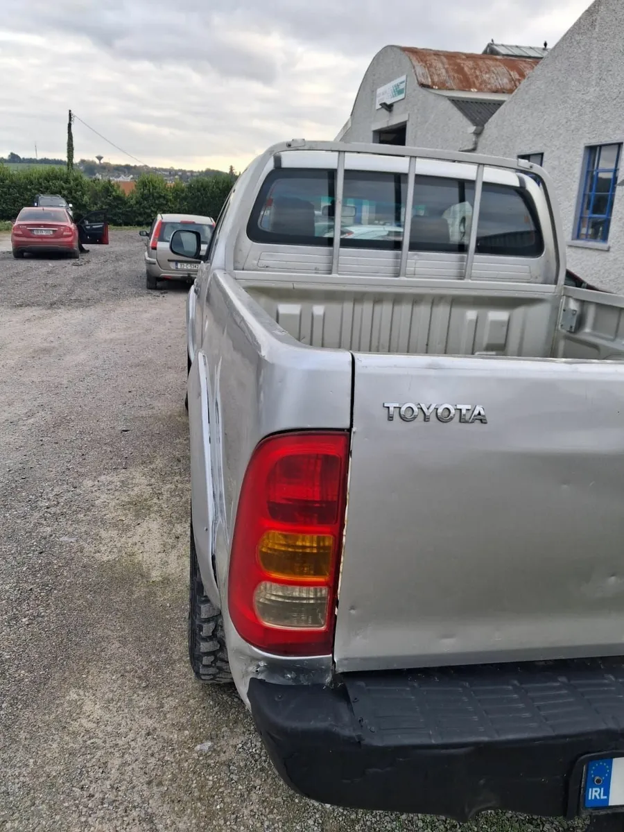 Toyota Hilux 2008 - Image 2