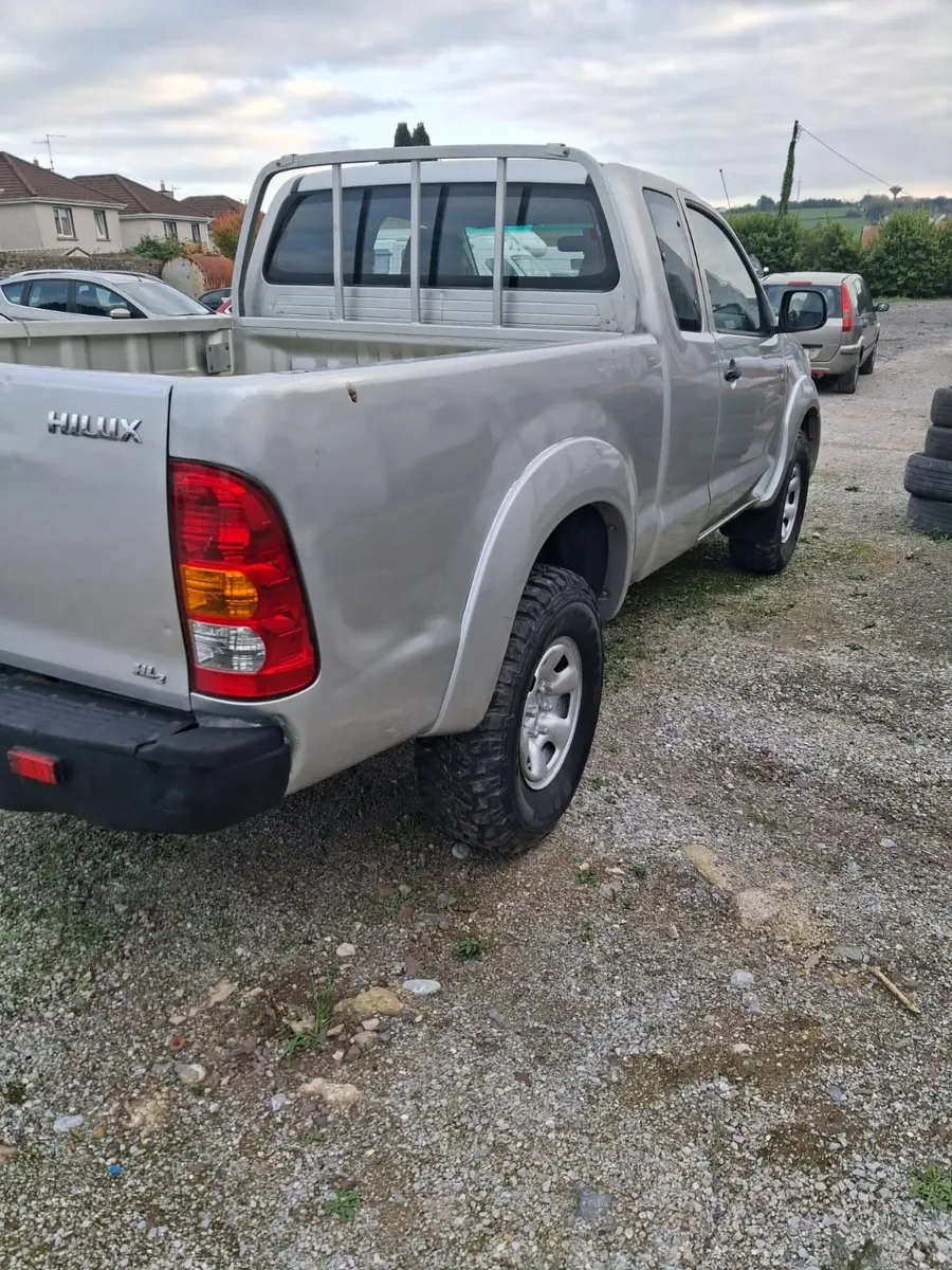 Toyota Hilux 2008 - Image 3