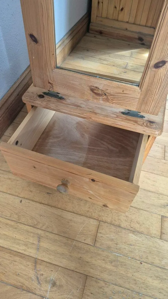 Free standing mirror with drawer - Image 2