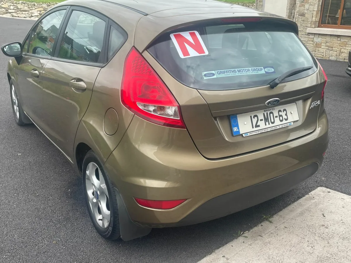 FORD FIESTA 1.4 TDCI 4DR TITANIUM - Image 2