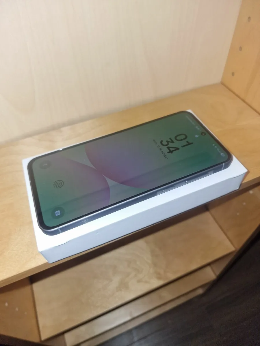 Cell phone - Image 3