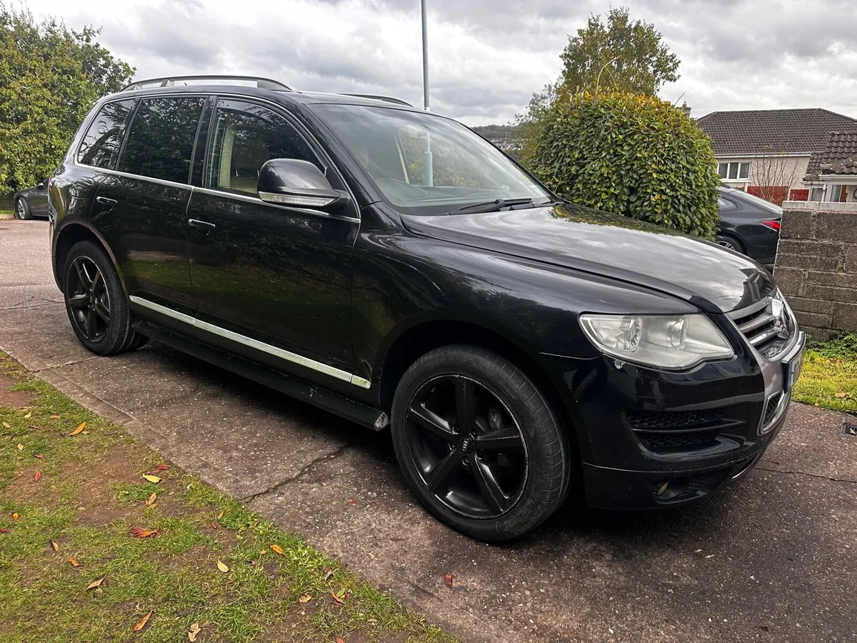 Volkswagen Touareg 3.0L V6 - Image 1