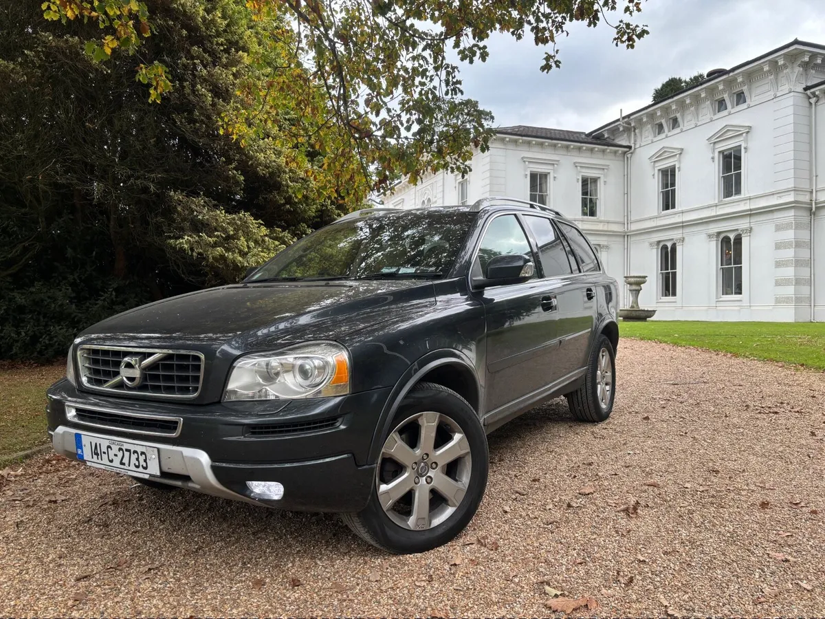 2014 Volvo XC90 four-wheel-drive automatic - Image 1
