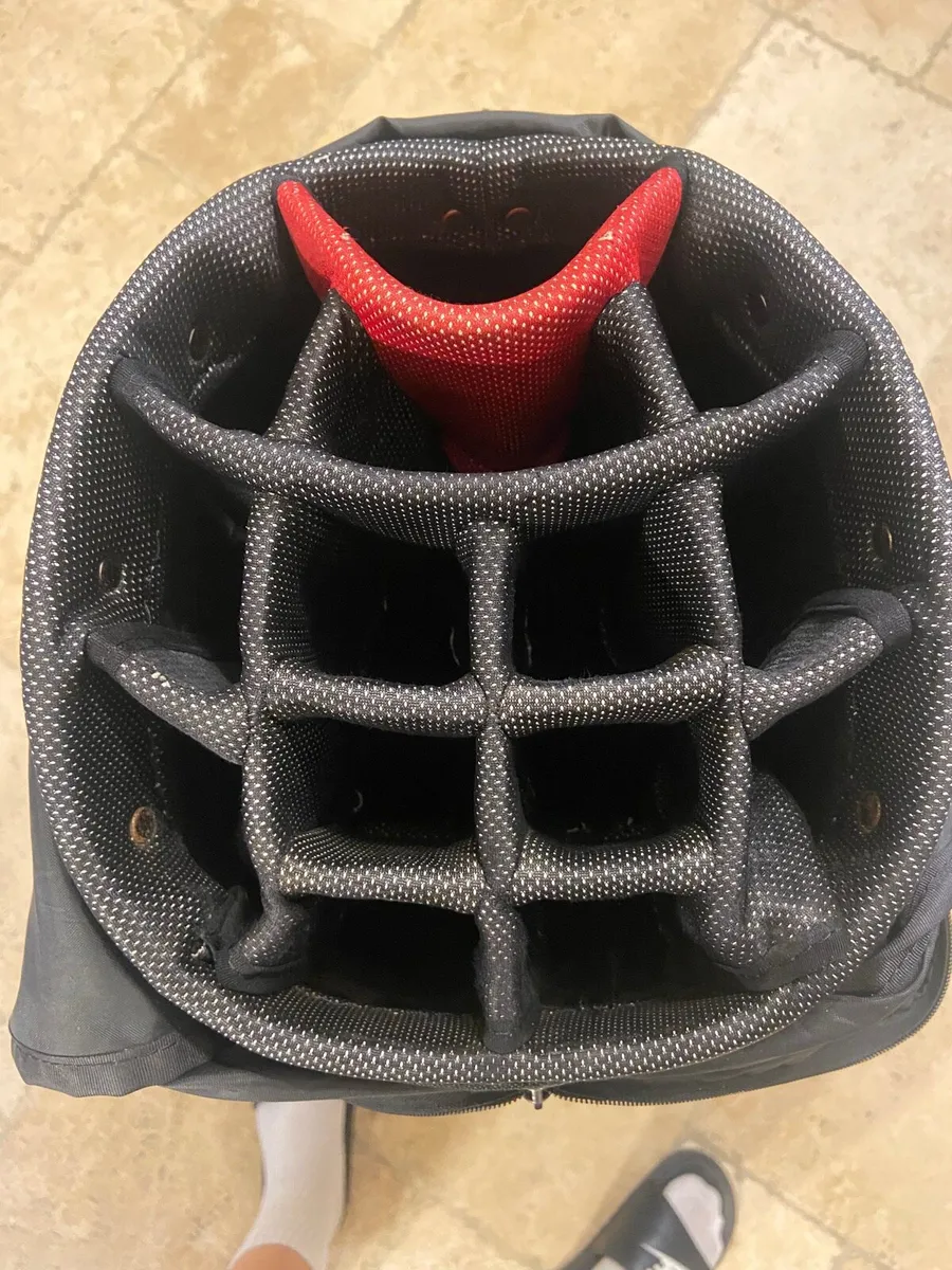 Taylormade golf bag - Image 4