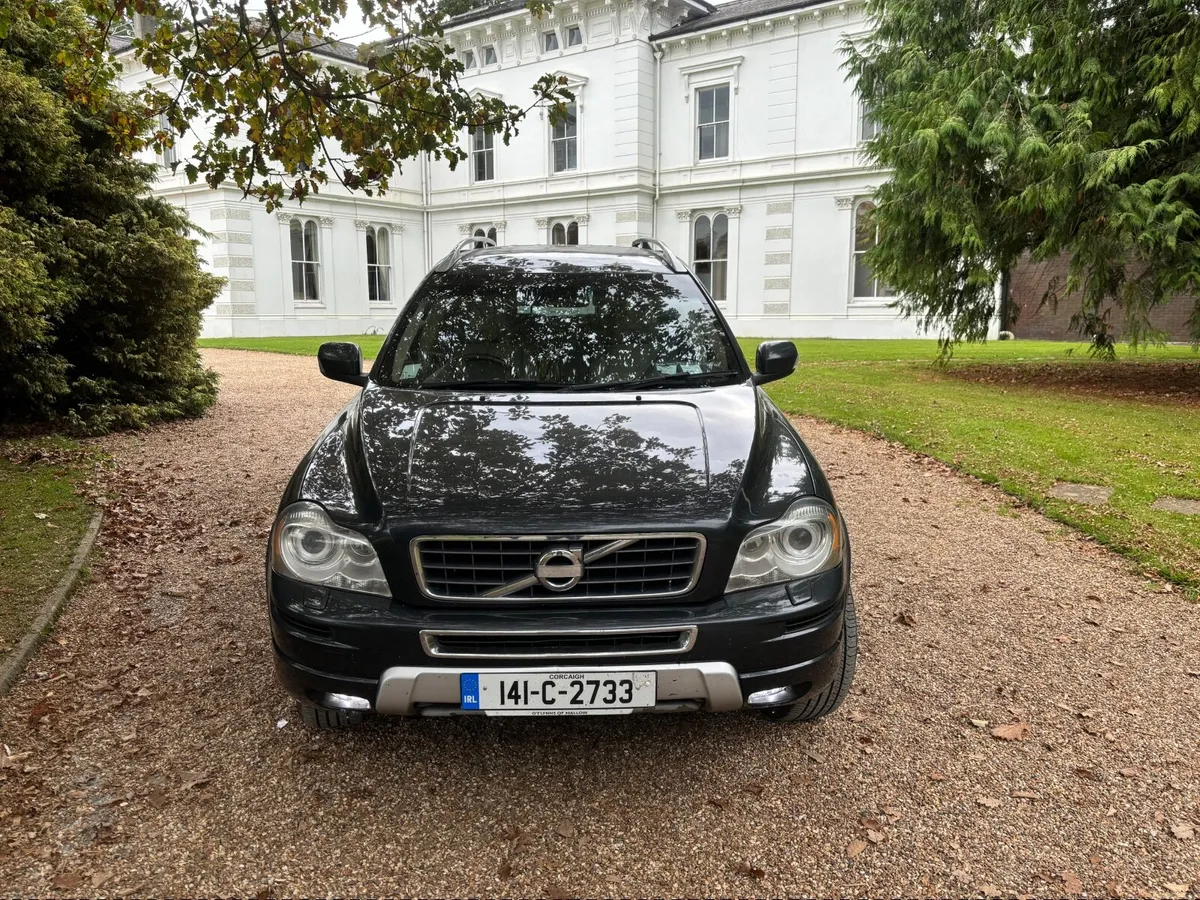2014 Volvo XC90 four-wheel-drive automatic - Image 2