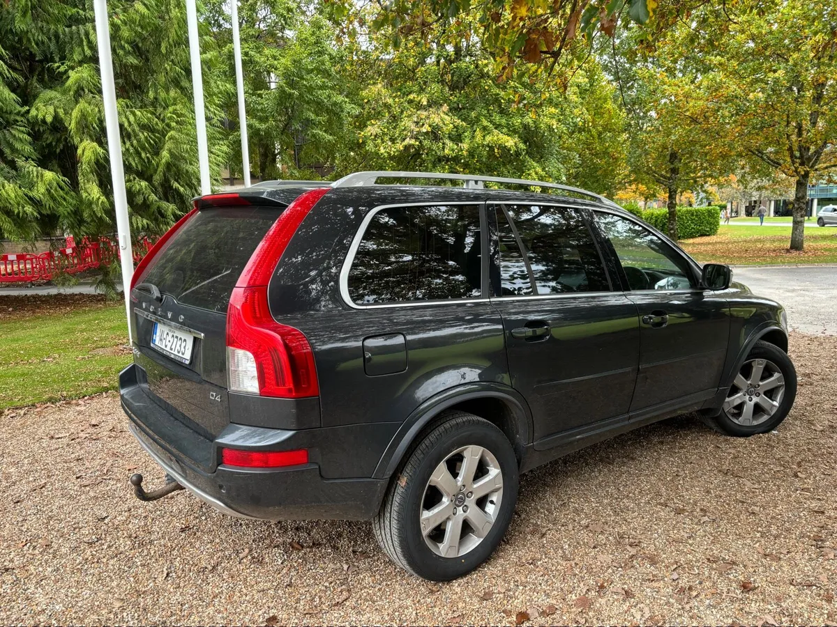 2014 Volvo XC90 four-wheel-drive automatic - Image 3