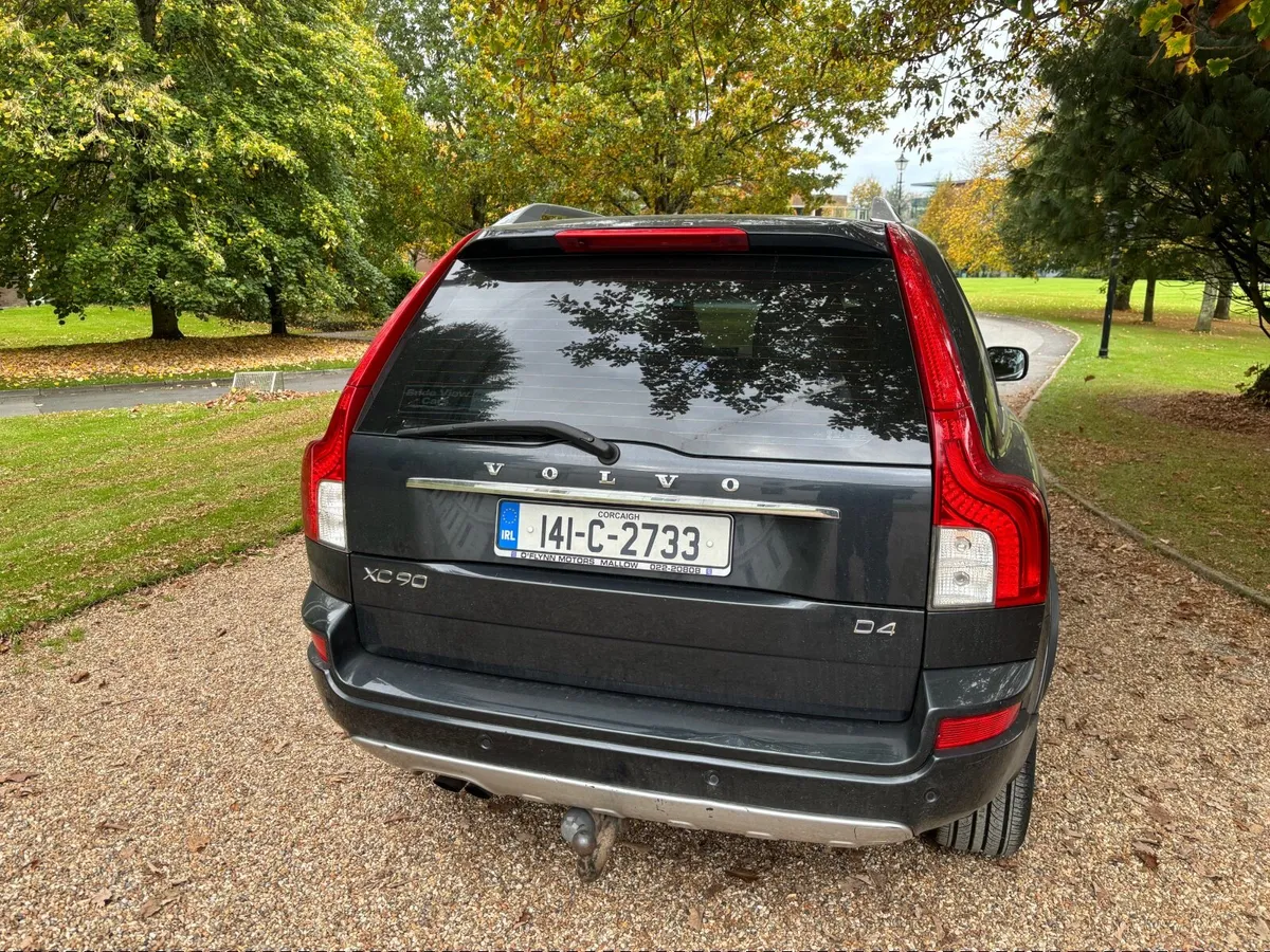 2014 Volvo XC90 four-wheel-drive automatic - Image 4