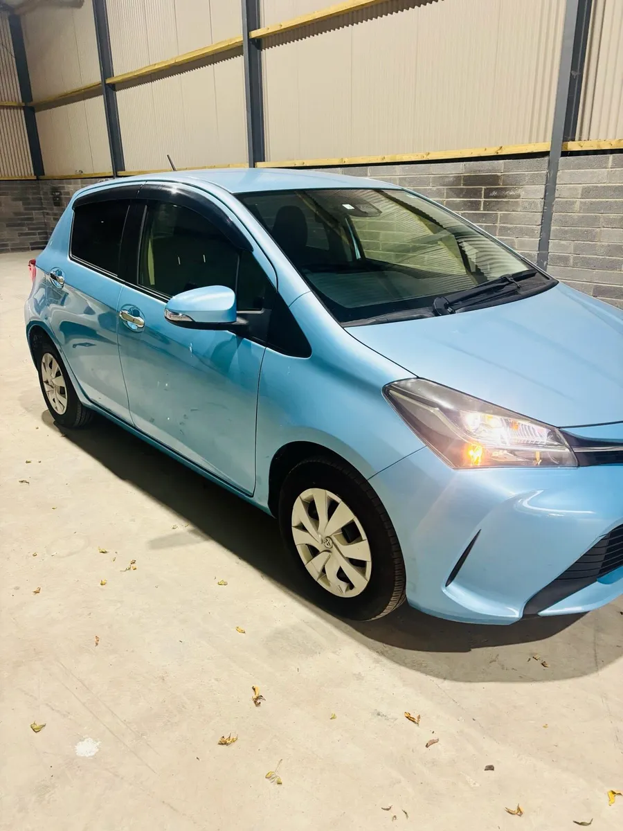 Toyota Vitz 2016 Auto low miles - Image 2