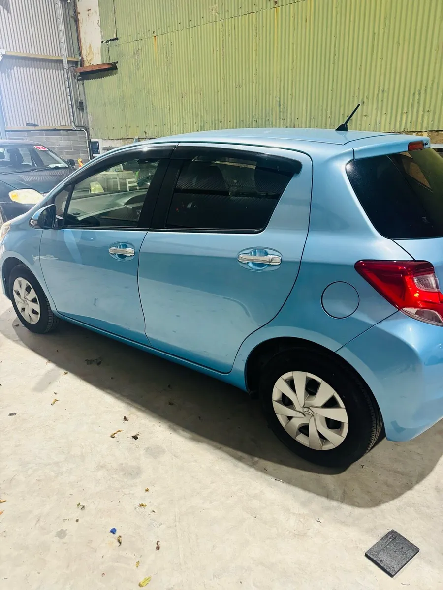 Toyota Vitz 2016 Auto low miles - Image 4