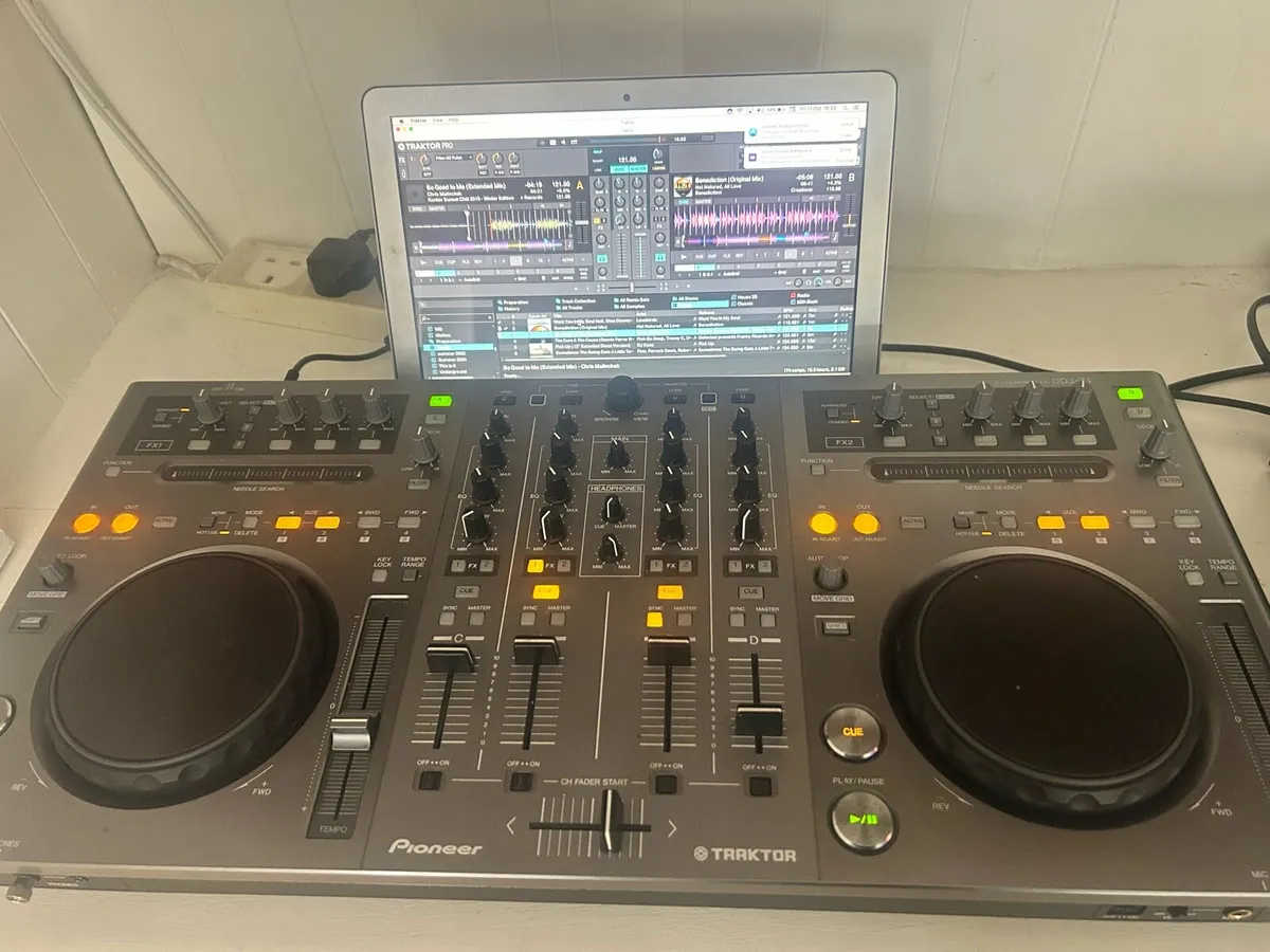 Pioneer DDJ-T1 DJ controller - Image 4