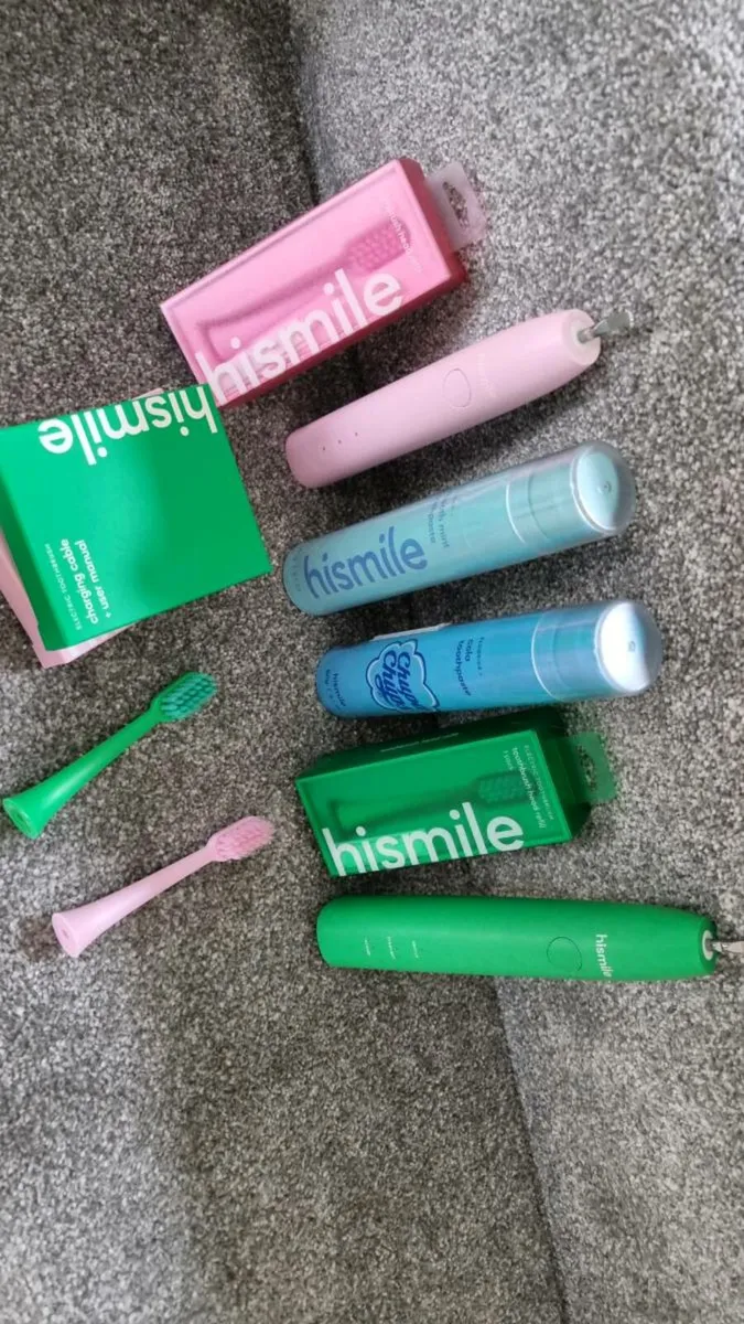 2 x Electric HiSmile Toothbrushes - Image 1