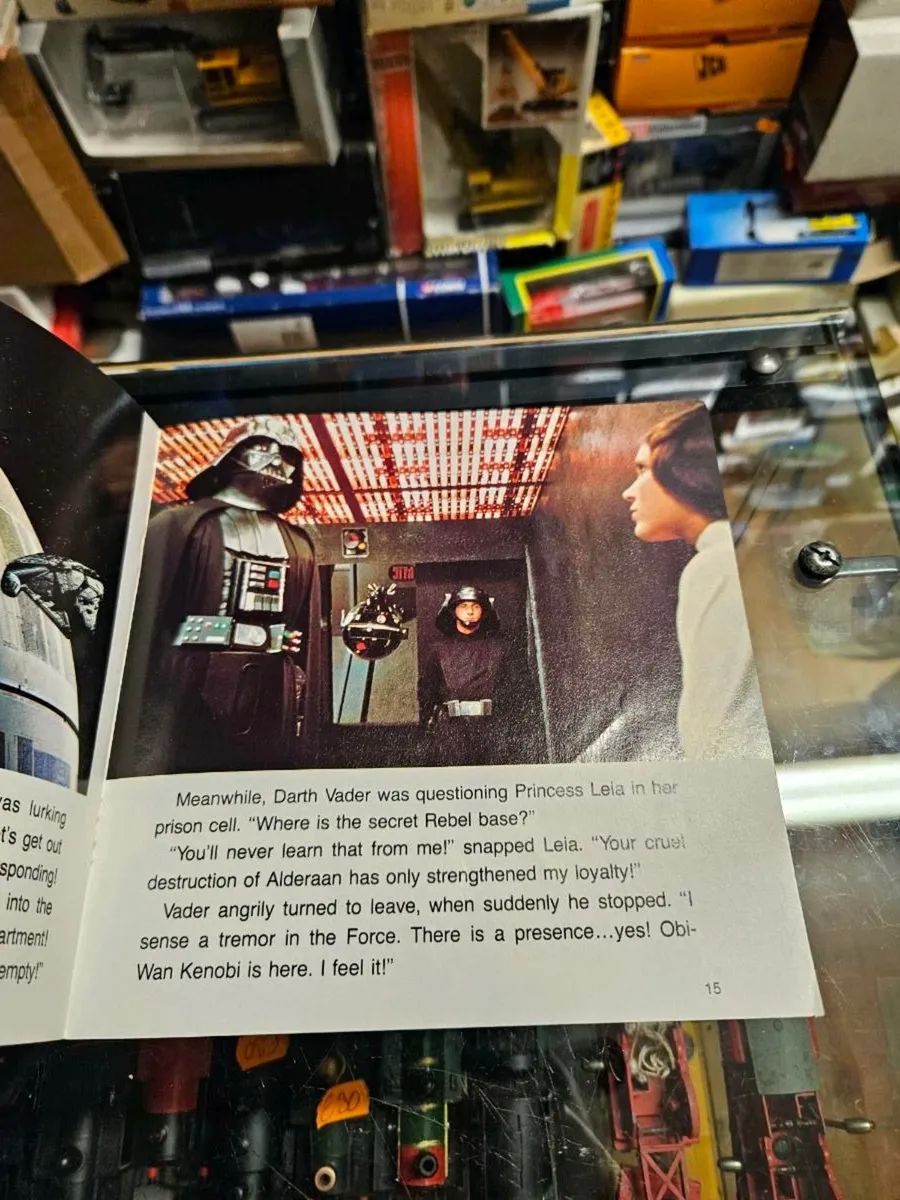 Vintage Star Wars Booklet and Record - Image 4