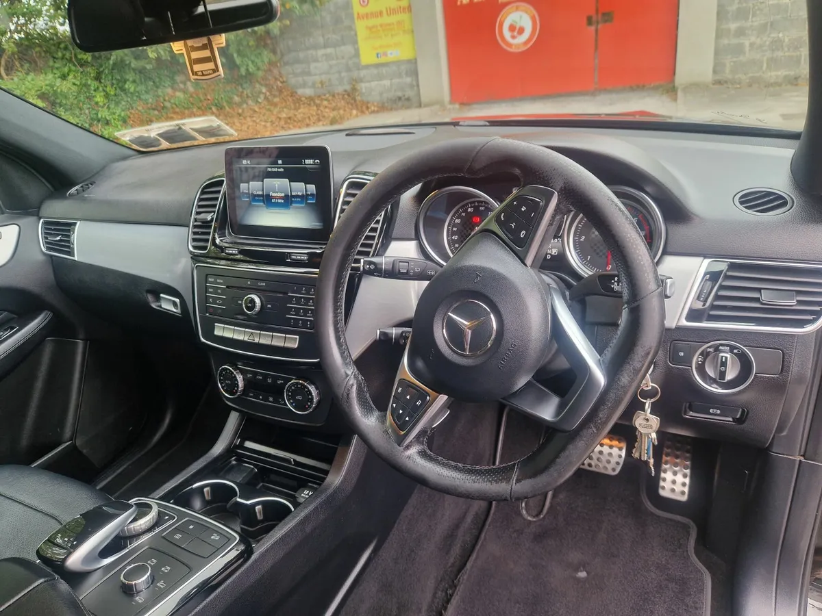 182 Mercedes-Benz GLE - Image 2