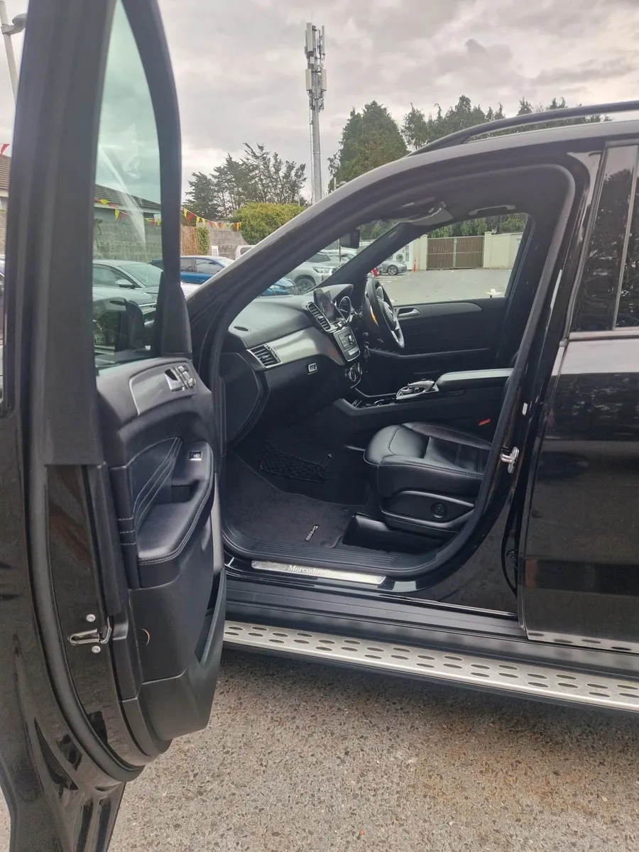 182 Mercedes-Benz GLE - Image 3