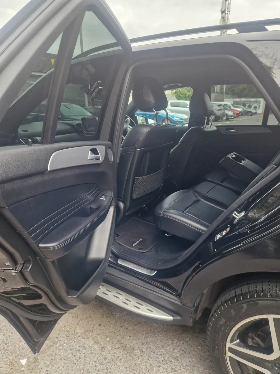 182 Mercedes-Benz GLE - Image 4