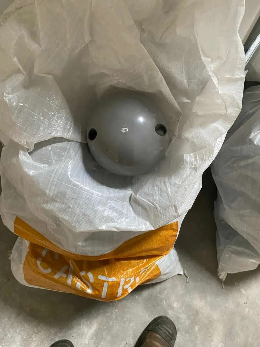 6" floats