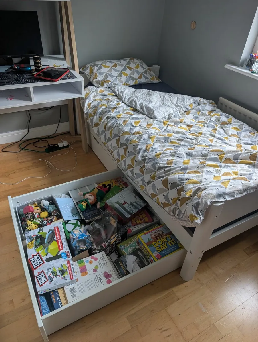 Single Flexa bed with storage drawers - Image 3