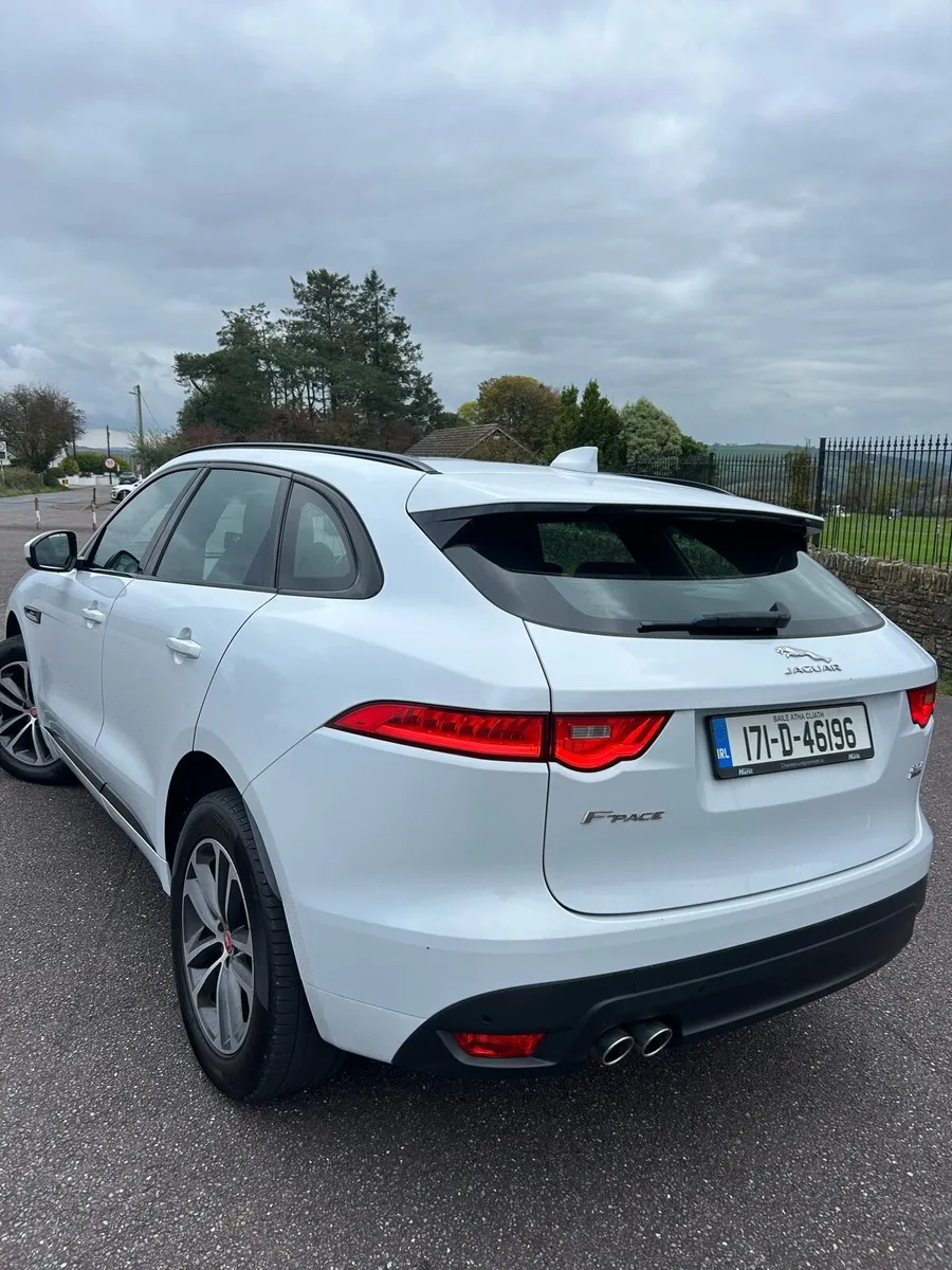 Jaguar F Pace R-Sport AWD Top Spec Panoramic Roof - Image 3