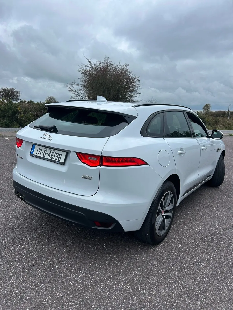 Jaguar F Pace R-Sport AWD Top Spec Panoramic Roof - Image 4