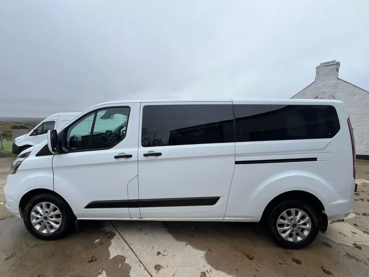 Rear 9 Factory 9 Seater, 55K Miles, Excellent Cond - Image 4