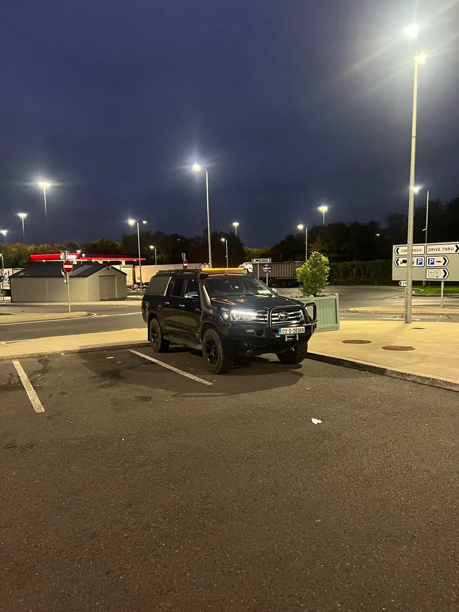 Toyota hilux - Image 1