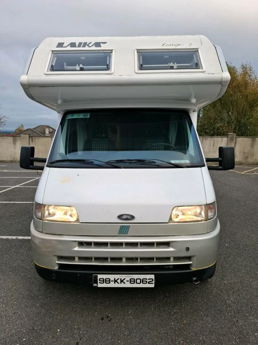 Laika 6 berth campervan - Image 2