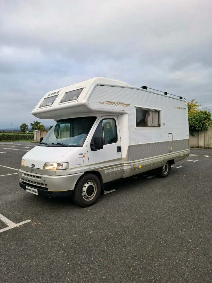Laika 6 berth campervan - Image 3
