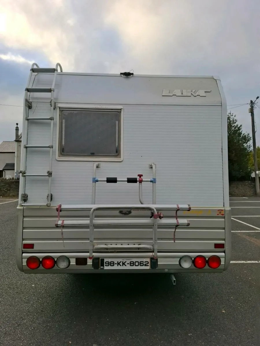 Laika 6 berth campervan - Image 4