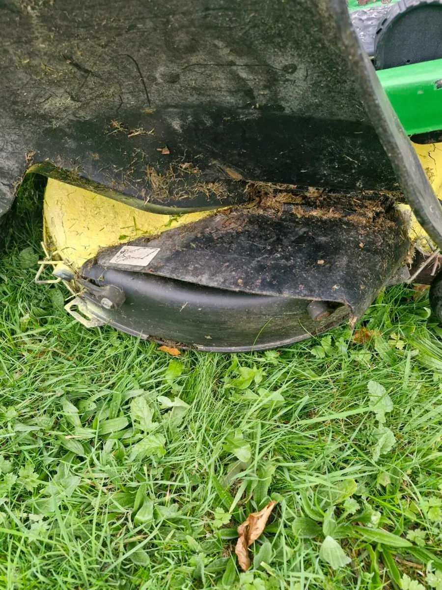 John Deere La115 Ride on mower Delivery available - Image 3