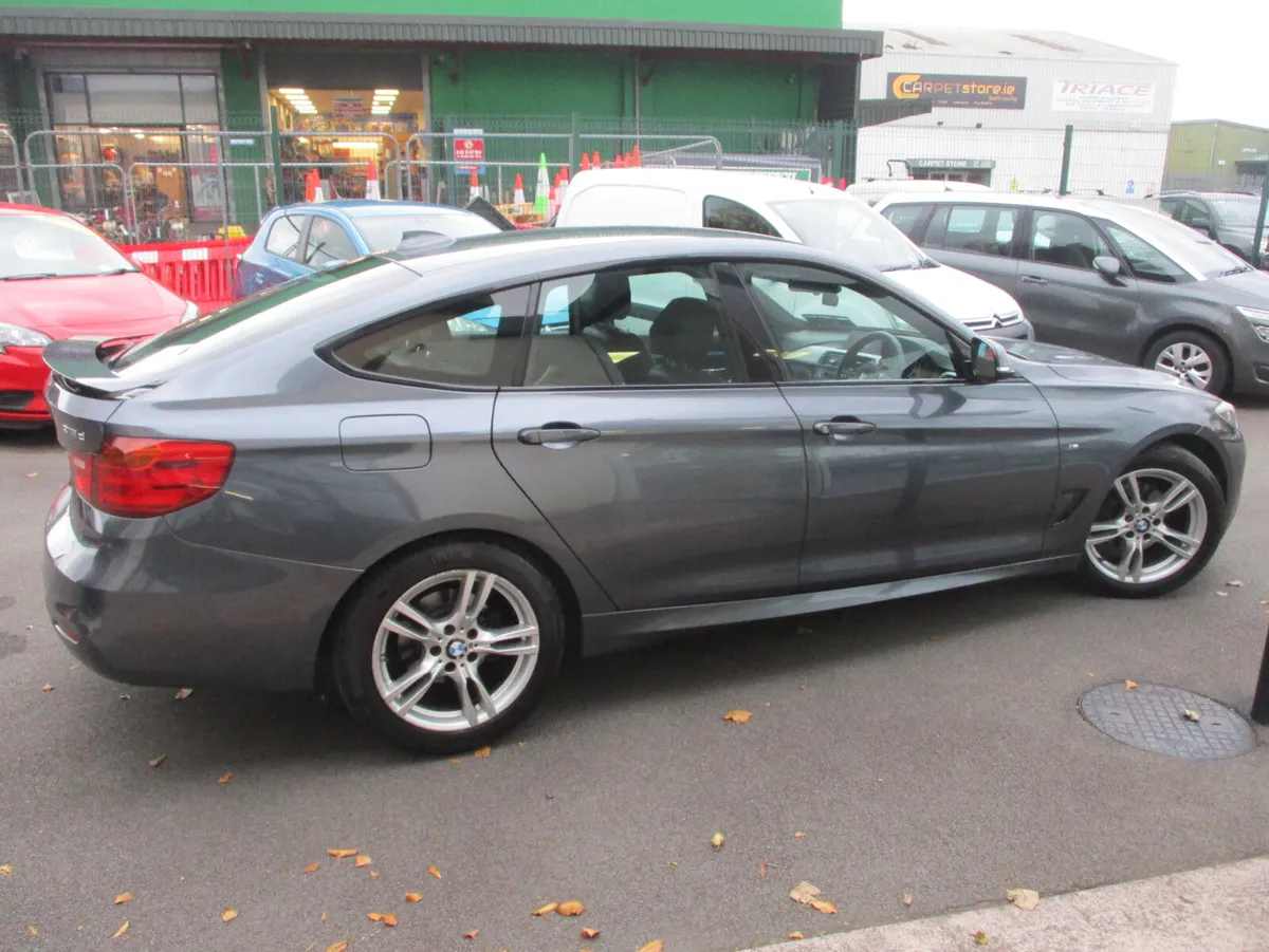 BMW 318  GT M-SPORT . 2014 - Image 4