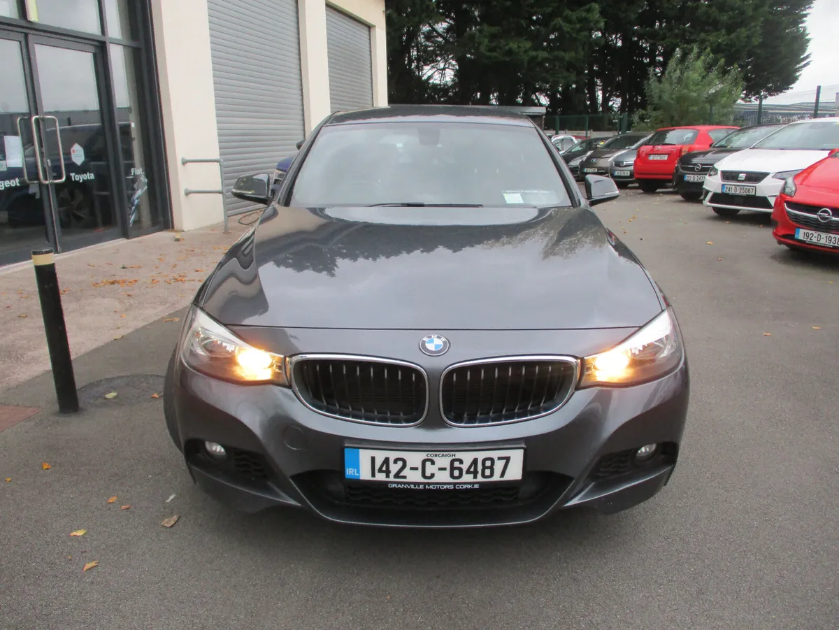 BMW 318  GT M-SPORT . 2014 - Image 2