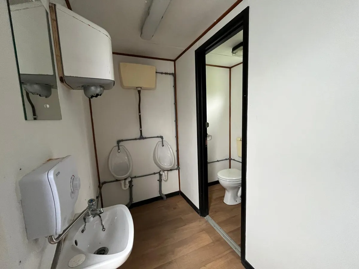 Toilet Block Container - Image 4