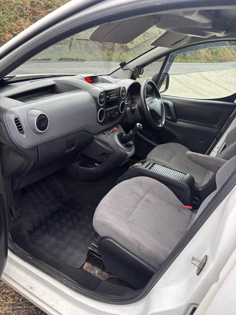132 Peugeot Partner - Image 2