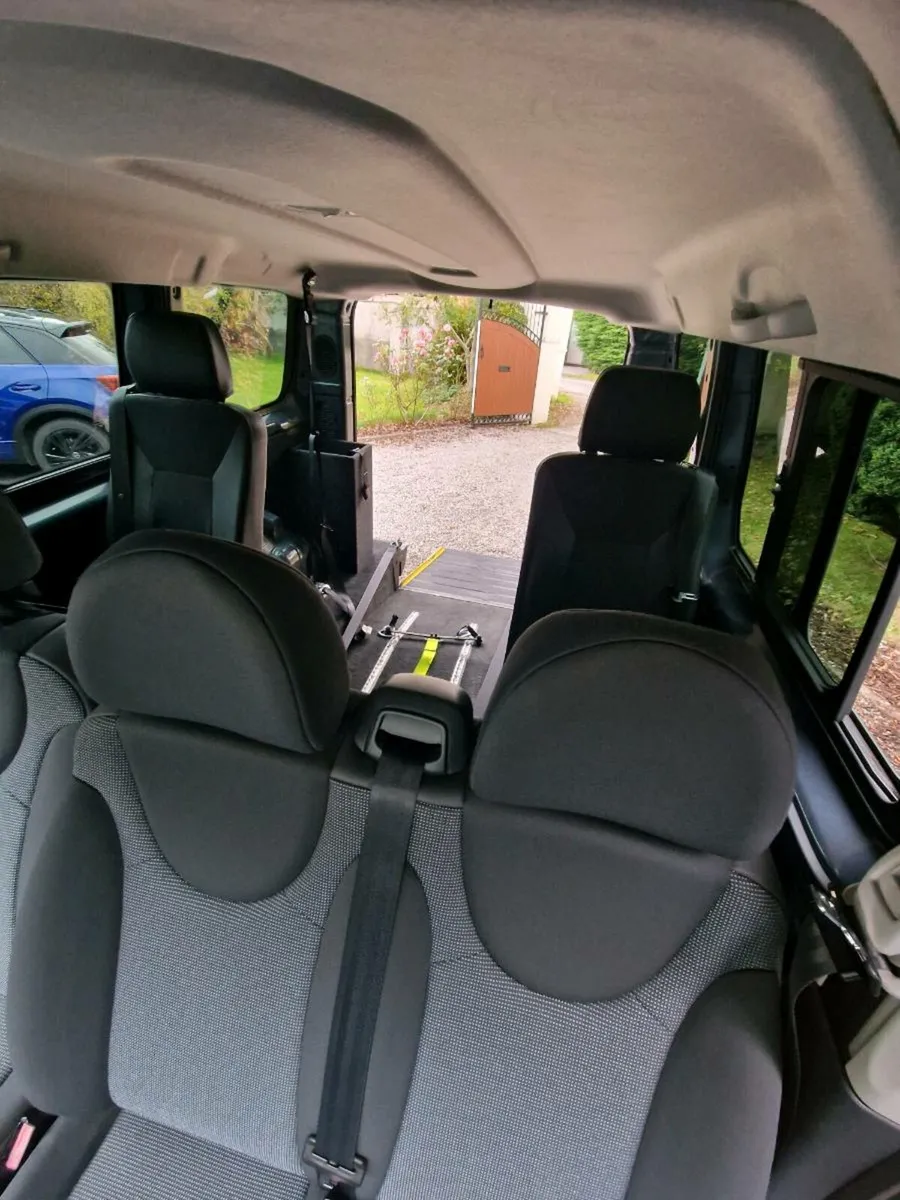 Peugeot Expert Tepee Wheelchair accessible bus - Image 4