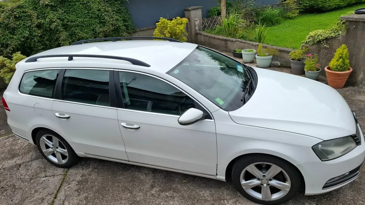 Volkswagen Passat 2011 - Image 4