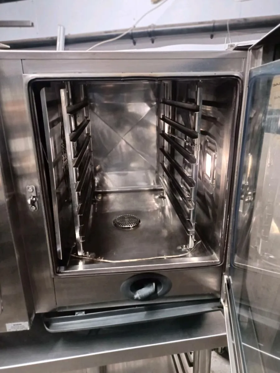 Combi oven - Image 2