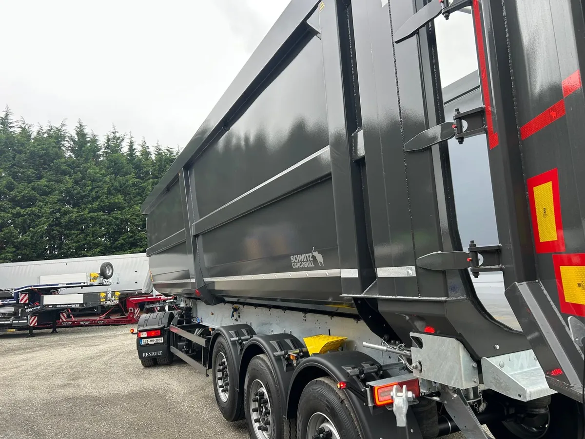 NEW SCHMITZ 10.5m STEEL SCRAP BULK TIPPING TRAILER - Image 4