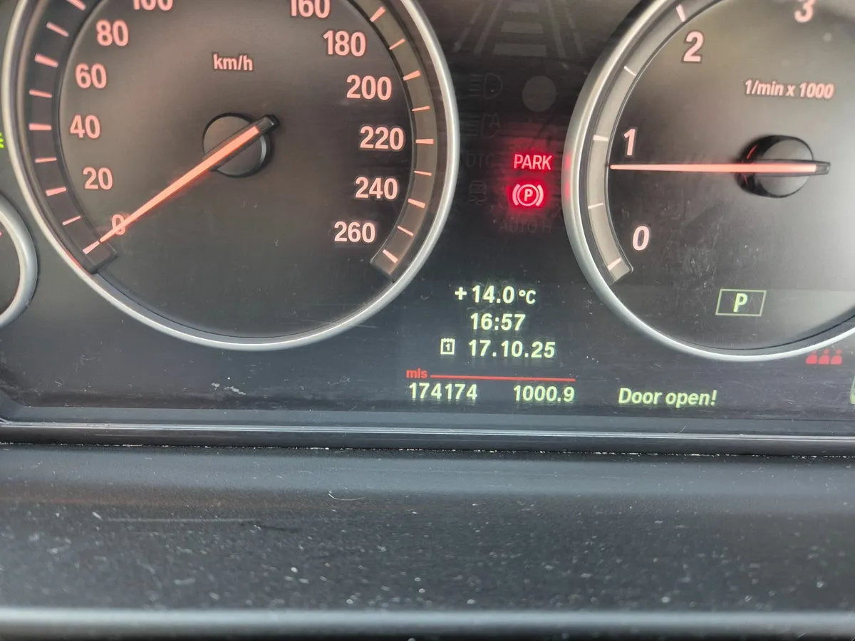 BMW 5-Series 2012 - Image 4